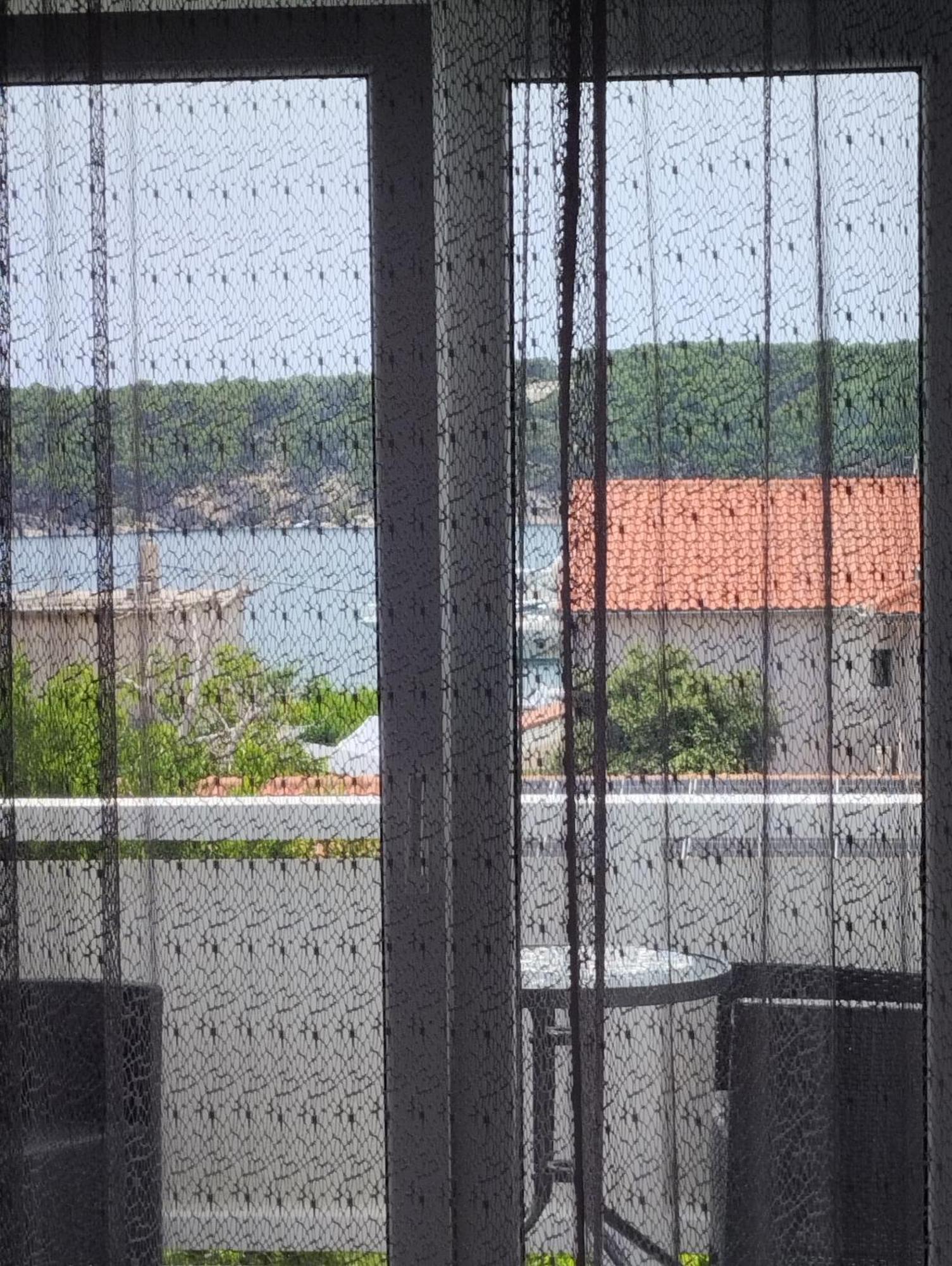 6 M, 50 m do plaže Barbat na Rabu Exterior foto